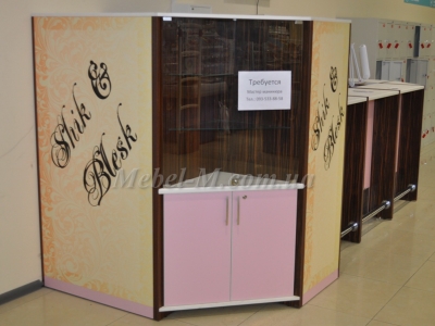 Торговая стойка для экспресс маникюра