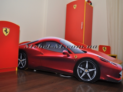 Детская кровать машина