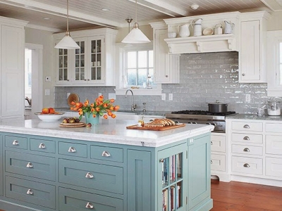 Кухня с барной стойкой