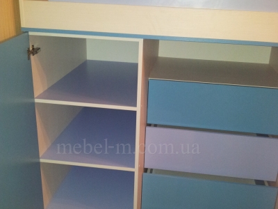 Невысокая детская кровать-трансформер