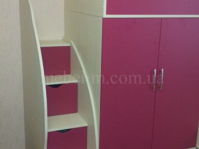 Детская двухъярусная кровать со ступеньками