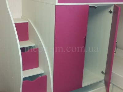 Детская двухъярусная кровать со ступеньками