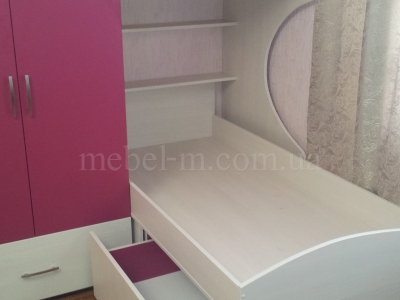 Детская двухъярусная кровать со ступеньками