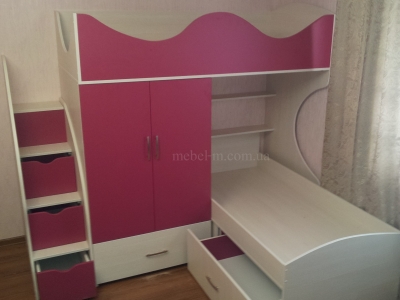Детская двухъярусная кровать со ступеньками