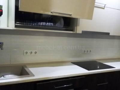 Прямая кухня в современном стиле