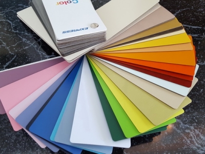 Детская  комната с двухъярусной кроватью желтого цвета