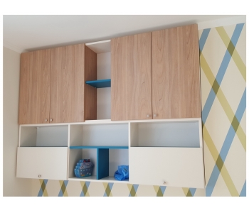 Детская мебель стол и шкаф