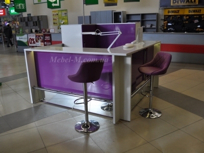 Стойка для маникюра на 3 рабочих места