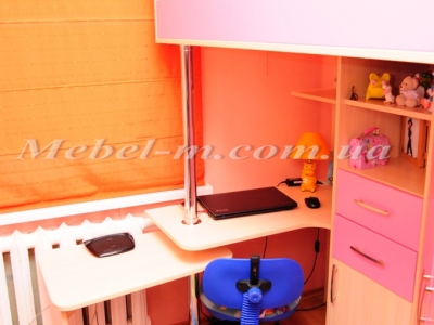 Детская двухъярусная кровать для девочки