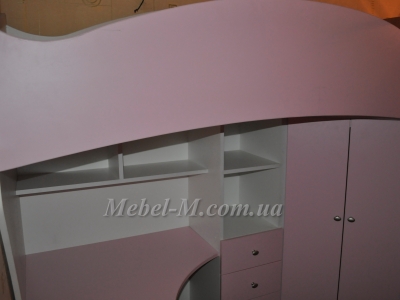 Детская кровать двухъярусная для девочки розовая с столиком