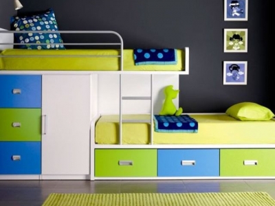 Детская двухъярусная кровать