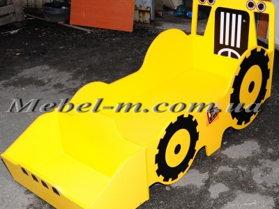 Детская кровать трактор