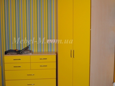 Детская комната для двух детей желтая