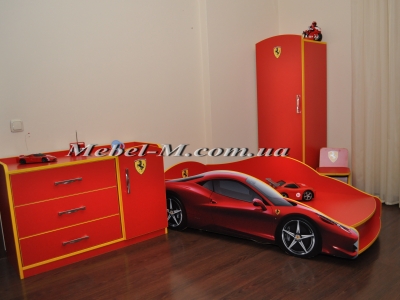 Детская кровать машина