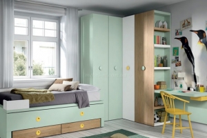 Детская комната в пастельных зеленых тонах