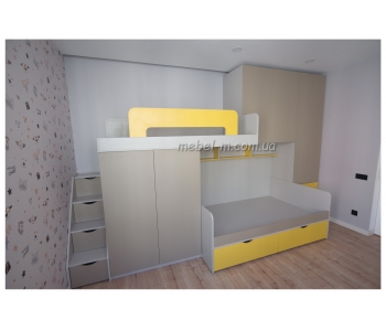 Двухъярусная детская кровать желтого цвета