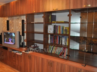 Стенка в комнату