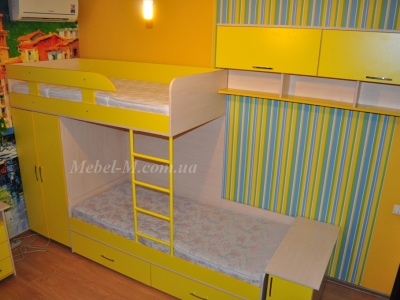 Детская комната для двух детей желтая