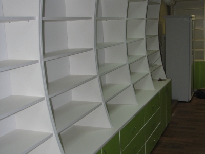 Торговая мебель для аптеки