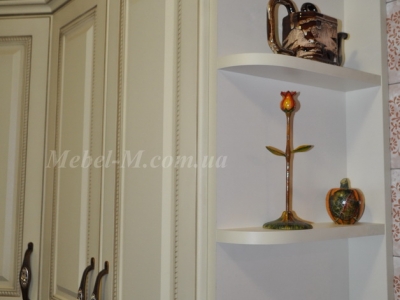 Кухня классическая цвета слоновой кости