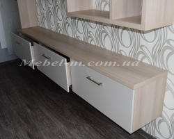 Домашняя стенка с подвесными тумбами