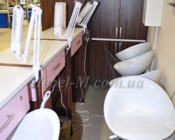 Торговая стойка для экспресс маникюра