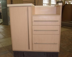 Торговая тумба для экспресс кофе, маникюру, экспозитор