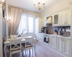 Светлая кухня для квартиры