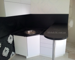 Белая глянцевая кухня на заказ в Киеве