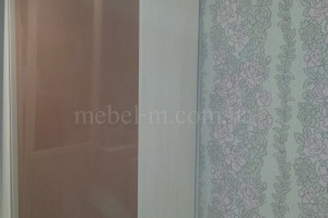 Стенка в гостиную с глянцевыми фасадами