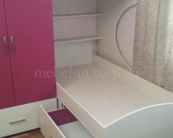 Детская двухъярусная кровать со ступеньками