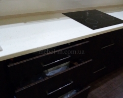 Прямая кухня в современном стиле