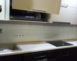 Прямая кухня в современном стиле