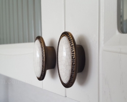 Белая кухня в стиле современная классика