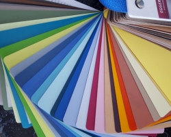 Детская  комната с двухъярусной кроватью желтого цвета