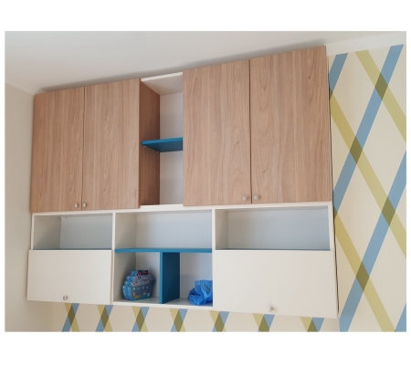 Детская мебель стол и шкаф