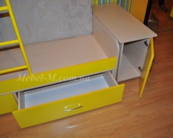 Детская комната для двух детей желтая