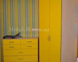 Детская комната для двух детей желтая