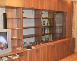 Стенка в комнату