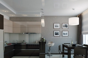 Угловая кухня возле окна