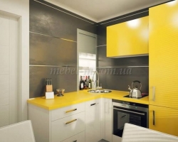 Желтая маленькая кухня