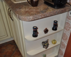 Кухня классическая цвета слоновой кости