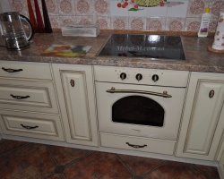 Кухня классическая цвета слоновой кости