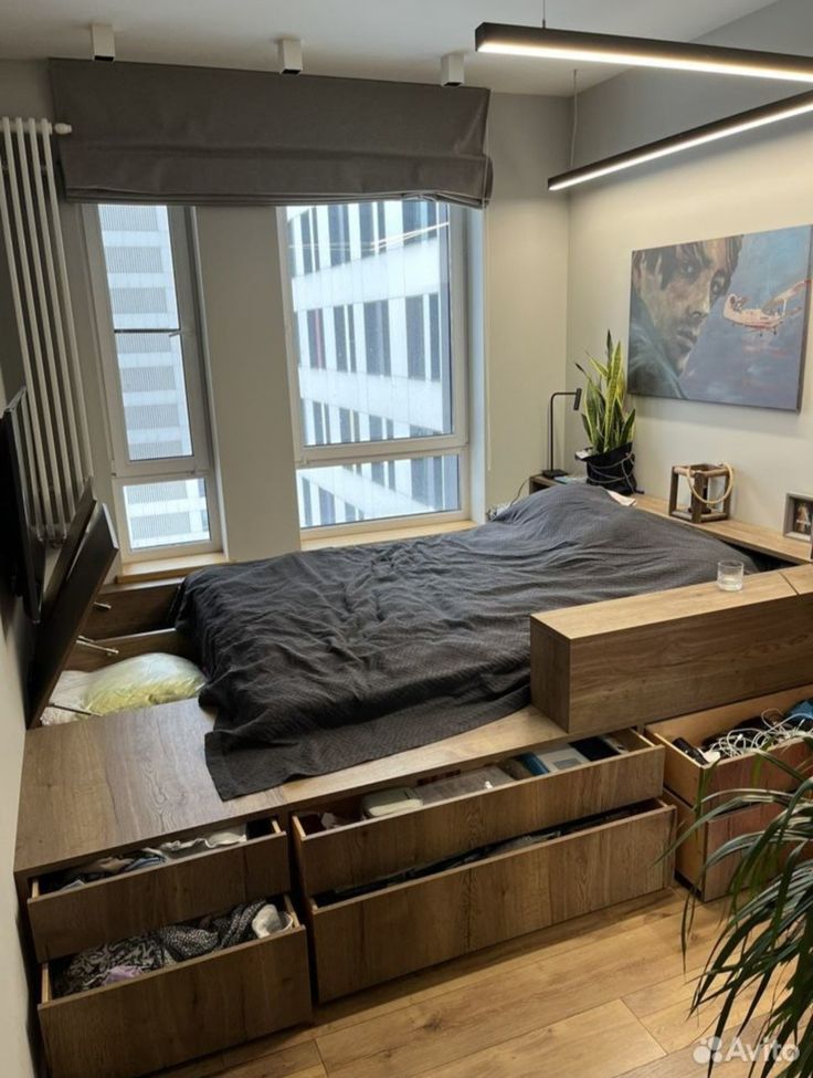 Кровать на подиуме